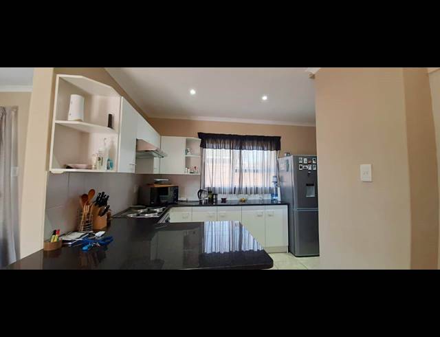 2 BEDROOM TOWNHOUSE RENTED IN SHERWOOD